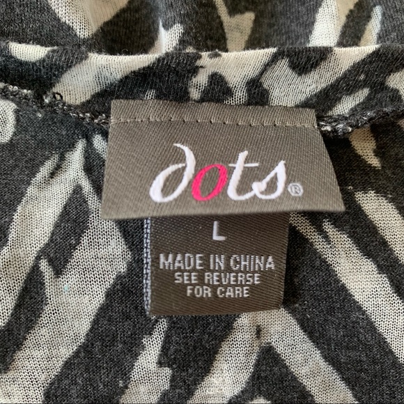 3/$15 SALE Dots Black White V-Neck Sheer Pattern Short Sleeve Top - Picture 7 of 8